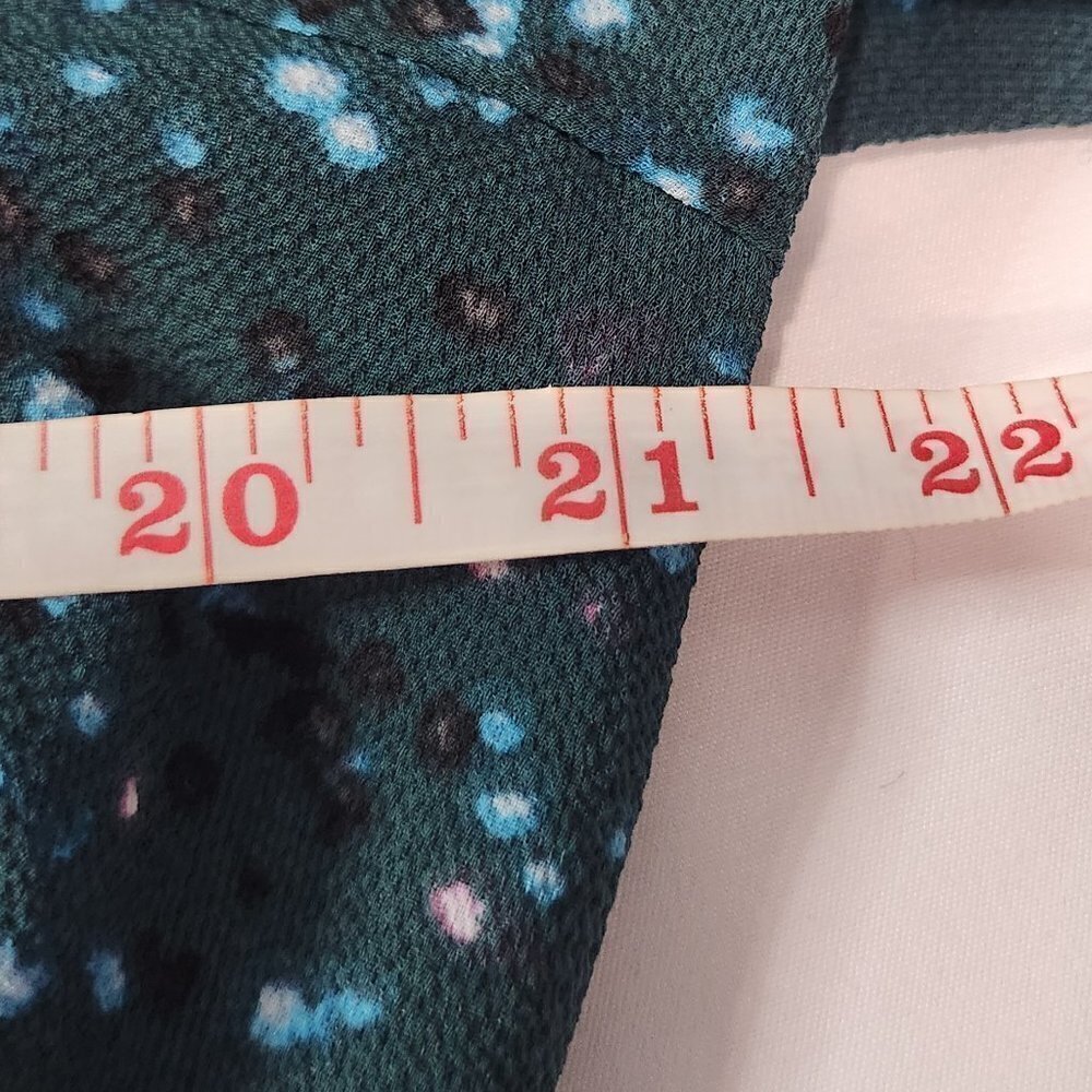 Apt. 9 Green Belted Waist Print Shirtdress
Lot K - Picture 9 of 10